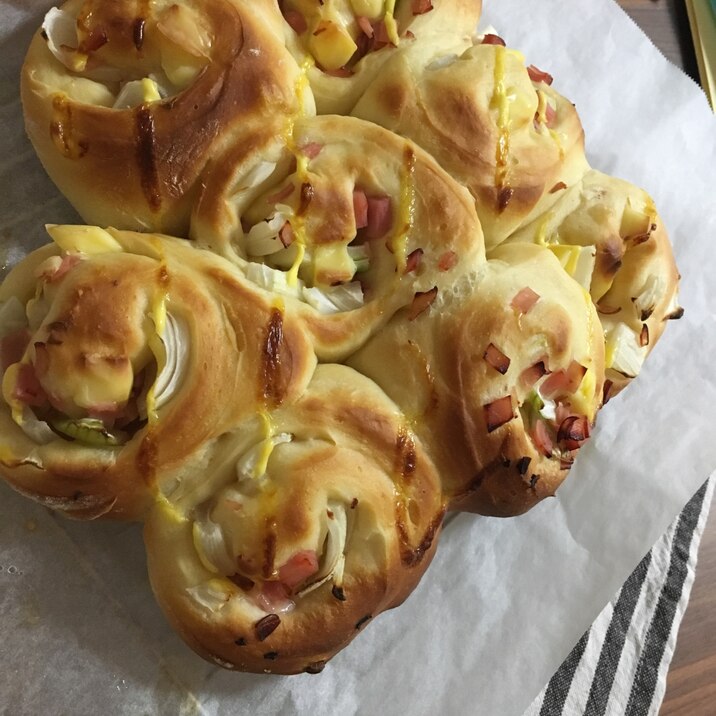 ちぎりパン〜ハムチーズぐるぐるパン